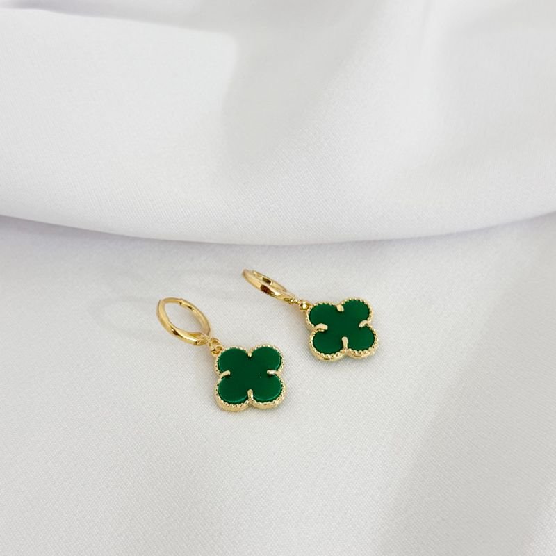 BRINCO ARTICULADO TREVO EM RÓDIO BRANCO