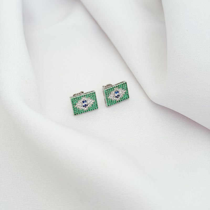 BRINCO BANDEIRA CRAVEJADA EM RÓDIO BRANCO