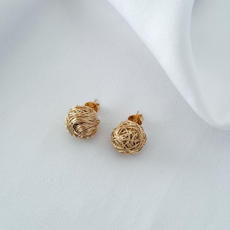 BRINCO BOLA ARAMADO EM OURO 18K