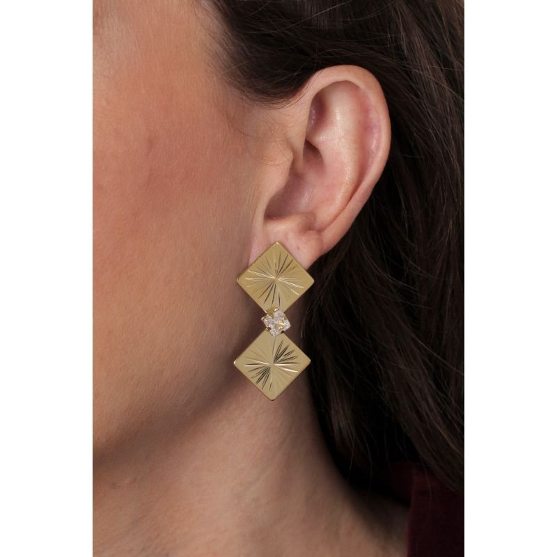 BRINCO C/ LOSANGOS DIAMANTADOS E CARRE ZIRCONIA EM OURO 18K