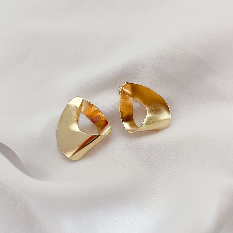 BRINCO CHAPA DOBRADO EM OURO 18K
