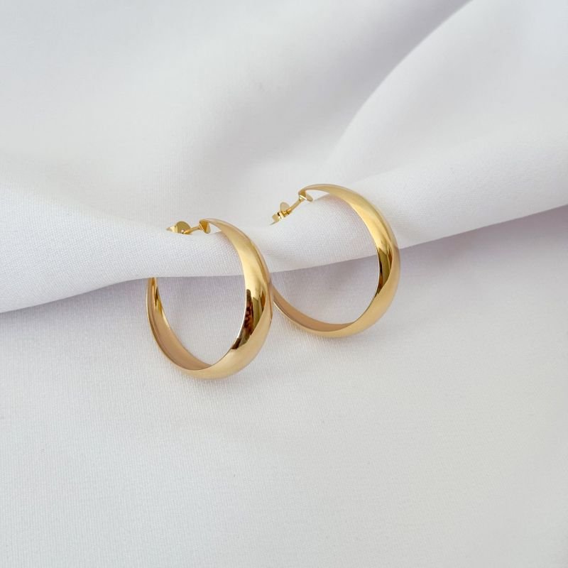 BRINCO CHAPA MEIA LUA FINA 32MM EM OURO 18K