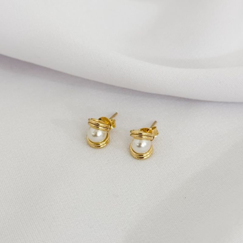 BRINCO CHATAO COM PEROLA MEDIO EM OURO 18K