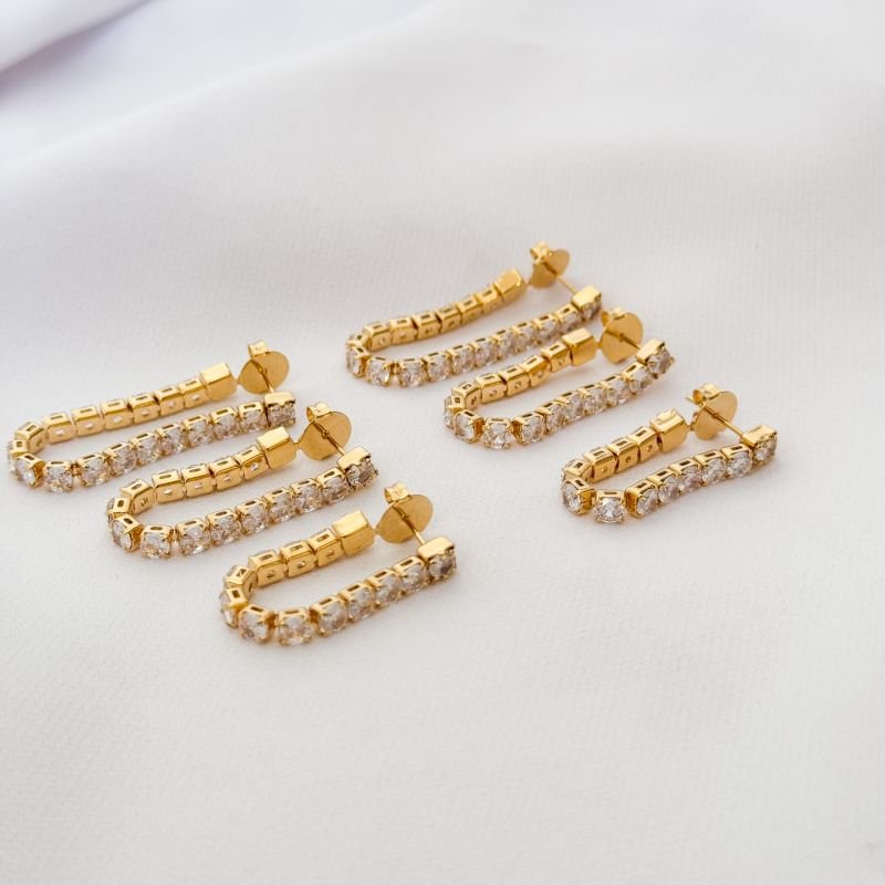 BRINCO COM CORRENTE ZIRCONIA 4MM TAMANHO G EM OURO 18K