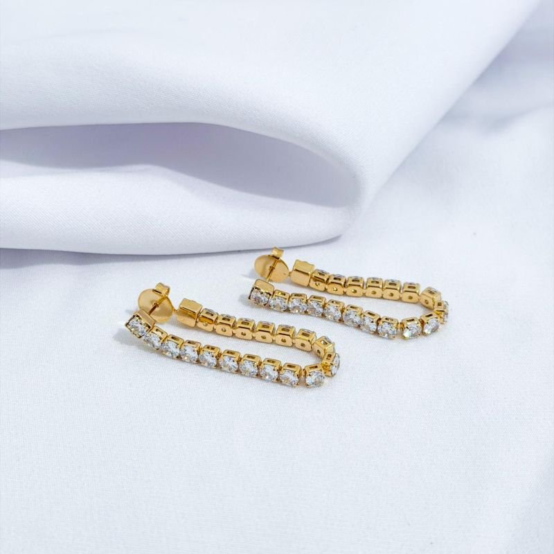 BRINCO COM CORRENTE ZIRCONIA 4MM TAMANHO G EM OURO 18K