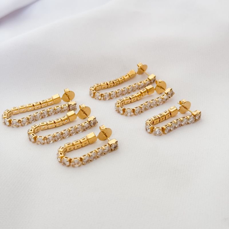 BRINCO COM CORRENTE ZIRCONIA 4MM TAMANHO P EM OURO 18K