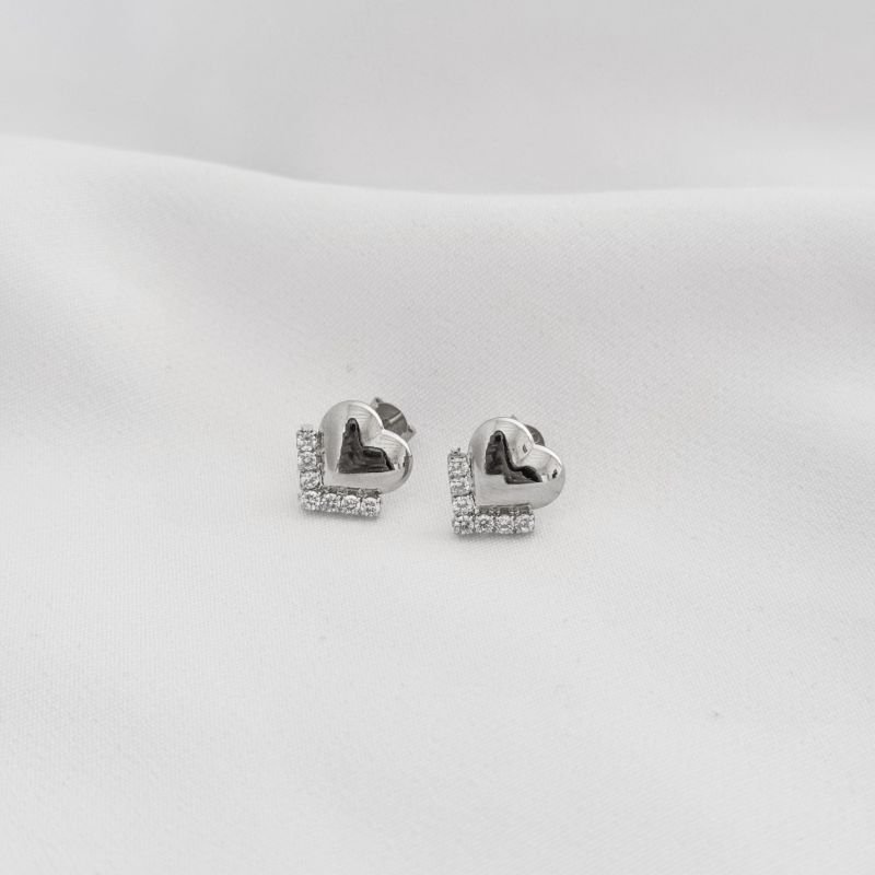 BRINCO CORAÇÃO LISO COM ZIRCONIA EM RÓDIO BRANCO