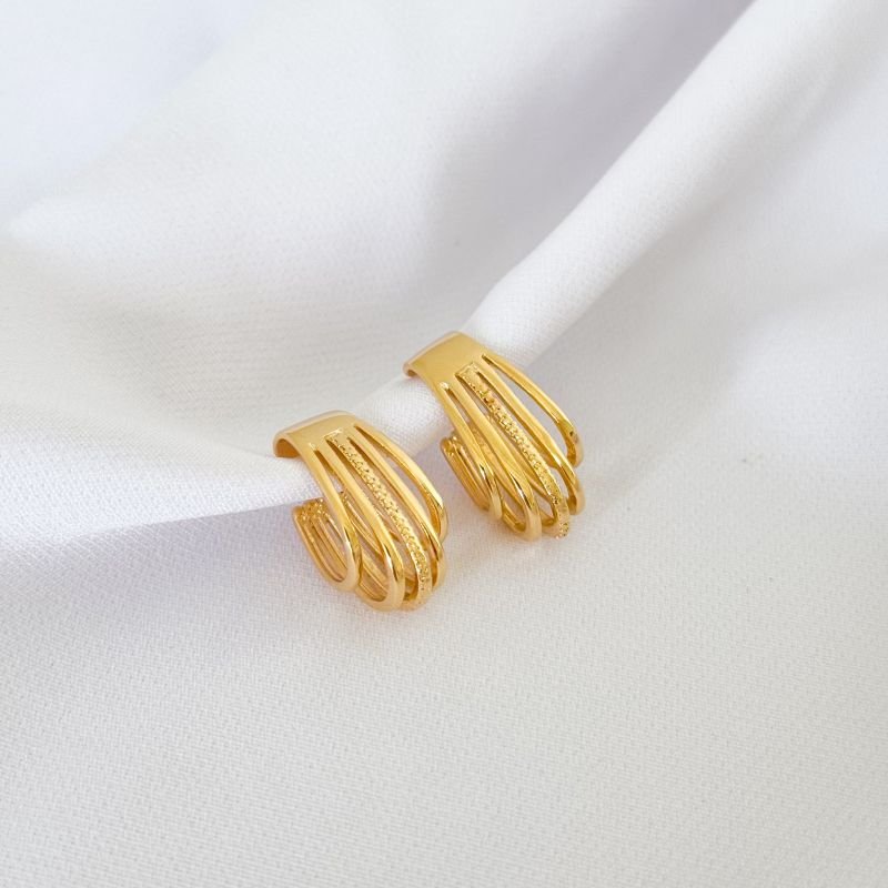 BRINCO DE ENCAIXE 5 FIOS EM OURO 18K