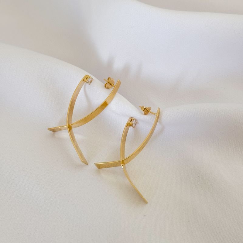 BRINCO DUAS CHAPAS CRUZADAS EM OURO 18K