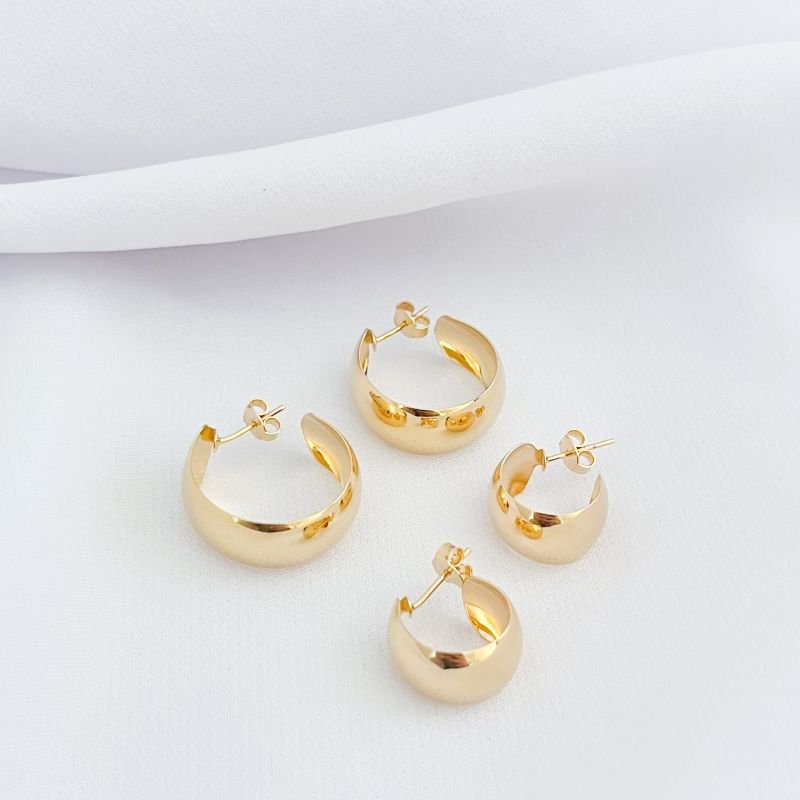 BRINCO DUPLA ARGOLA CALANDRADA LISA EM OURO 18K