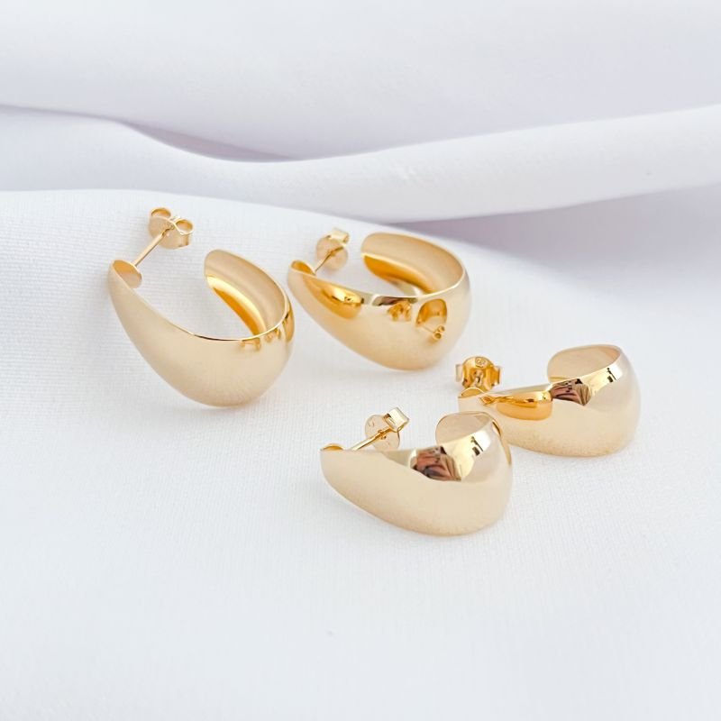 BRINCO DUPLA DE ARGOLA J LISA EM OURO 18K