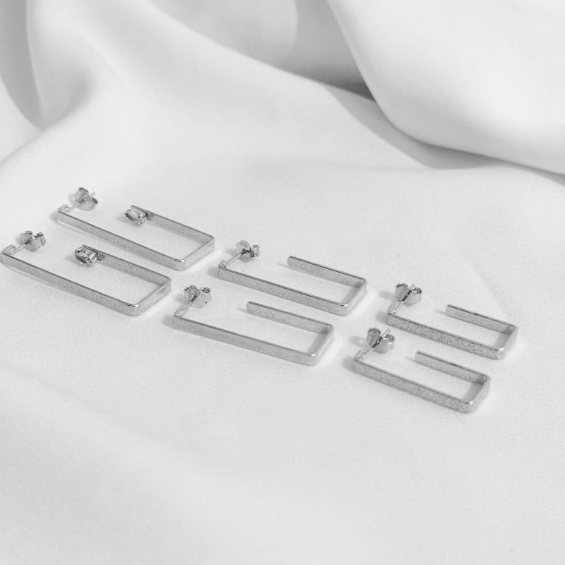 BRINCO DUPLA RETANGULAR EM RÓDIO BRANCO