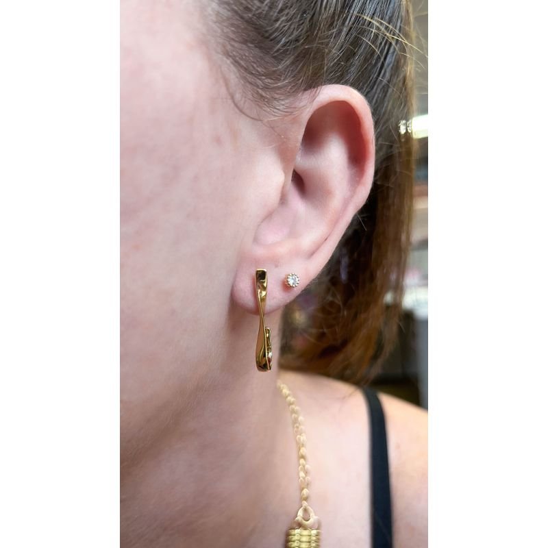 BRINCO EARHOOK TRANÇADO EM RÓDIO BRANCO