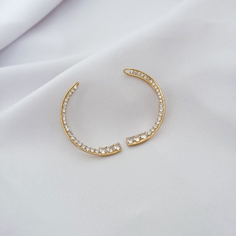 BRINCO ENCAIXE COM DEGRADE DE ZIRCONIA EM OURO 18K