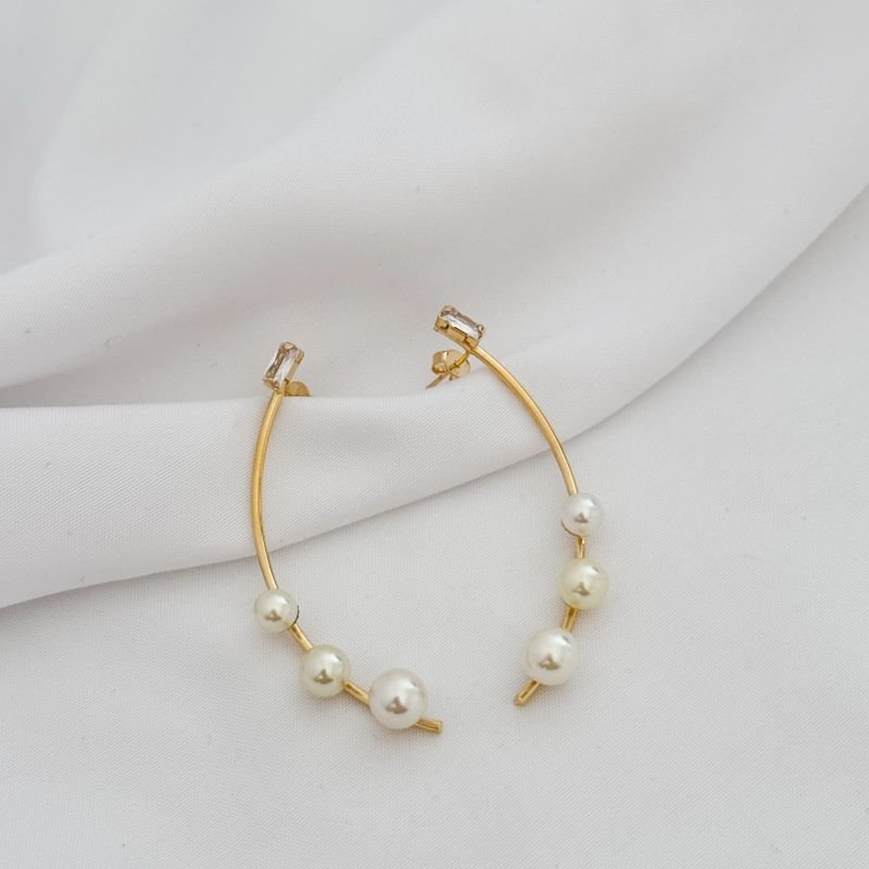 BRINCO FIO COM PEROLAS E ZIRCONIA NA PONTA EM OURO 18K