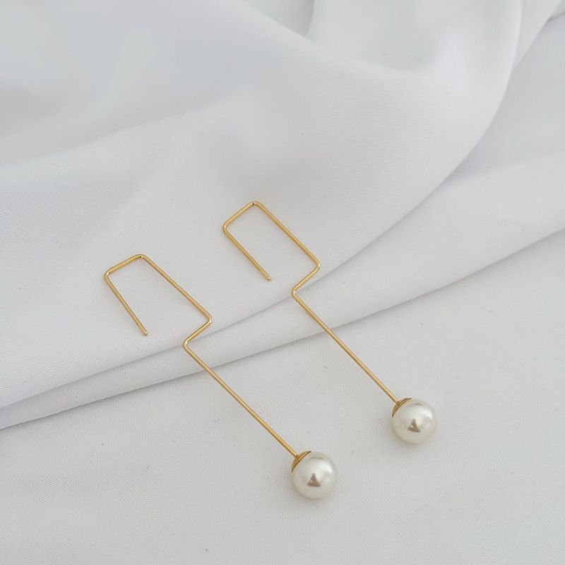 BRINCO FIO FORMATO P COM PEROLA EM OURO 18K