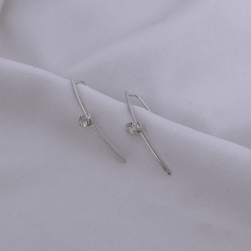 BRINCO GANCHO COM ZIRCONIA GOTA EM RÓDIO BRANCO