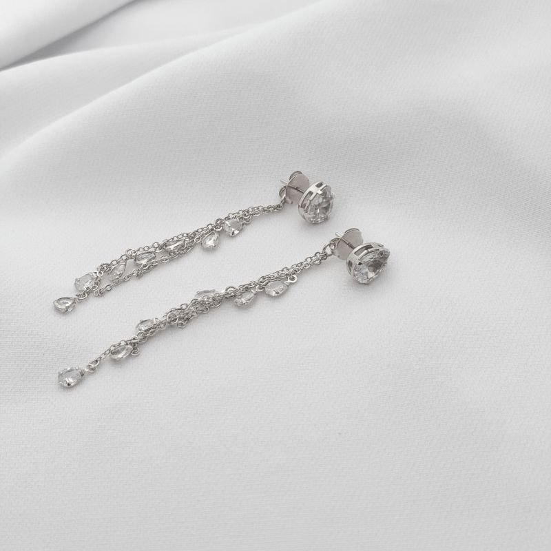 BRINCO GOTA COM CASCATA DE ZIRCONIAS GOTINHAS EM RÓDIO BRANCO