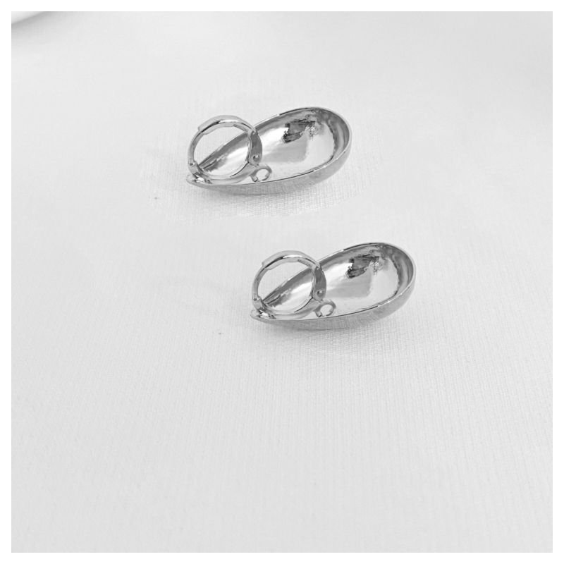 BRINCO ARTICULADO GOTA GRANDE EM RÓDIO BRANCO