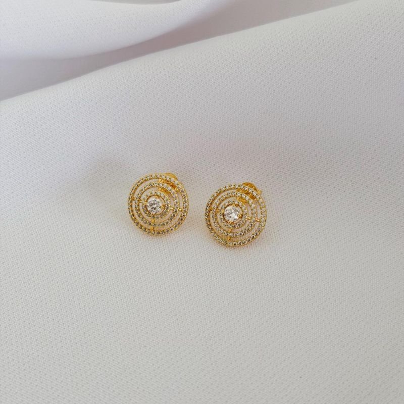 BRINCO MANDALA CRAVEJADA EM OURO 18K