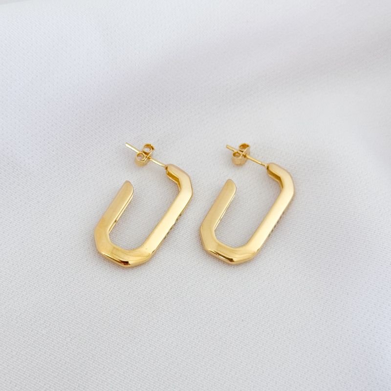 BRINCO MEIA ARGOLA CRAVEJADO EM OURO 18K