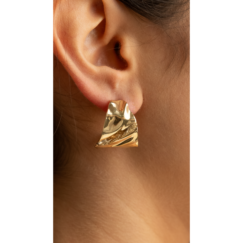 BRINCO MEIA ARGOLA ORGÂNICA COM CORRENTE EM OURO 18K