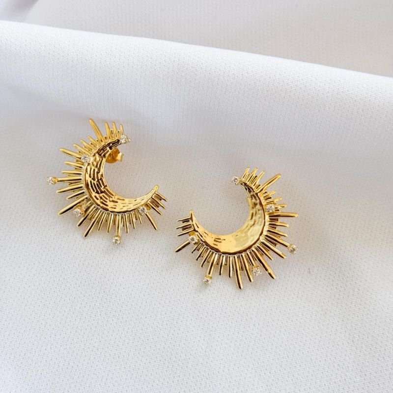 BRINCO MEIA LUA COM RAIOS E ZIRCONIA EM OURO 18K