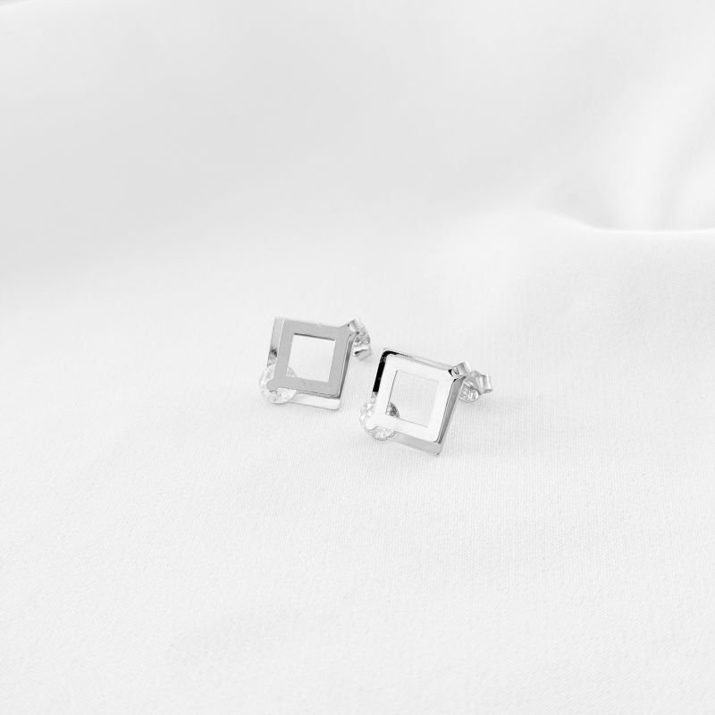BRINCO MINI LOSANGO COM ZIRCONIA EM RÓDIO BRANCO