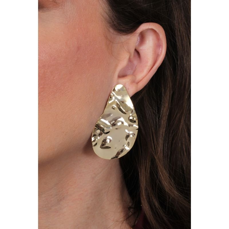 BRINCO OVAL IRREGULAR C/ BOLHAS DETALHADA EM OURO 18K