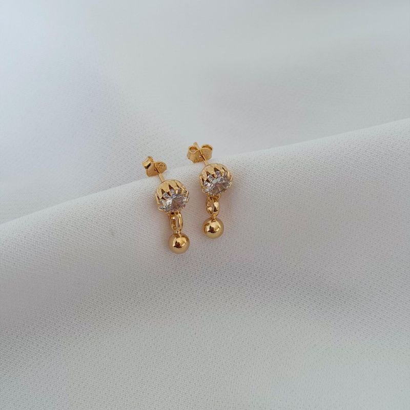 BRINCO PONTO DE LUZ COM PINGENTE BOLA EM OURO 18K