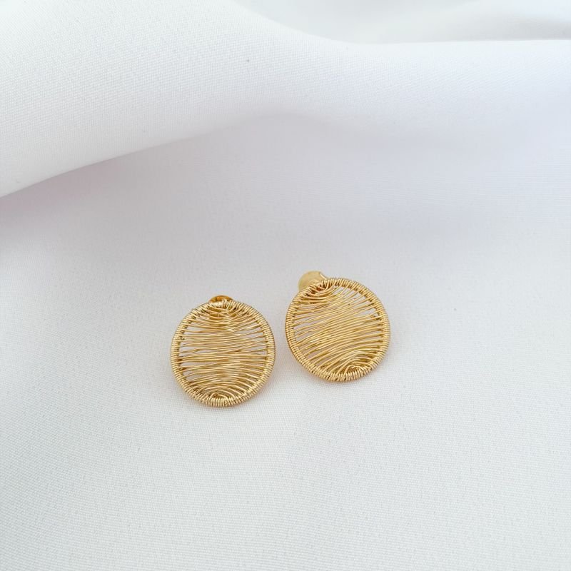 BRINCO REDONDO ARAMADO EM OURO 18K