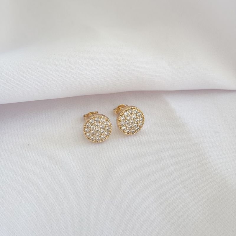 BRINCO REDONDO CRAVEJADO EM OURO 18K