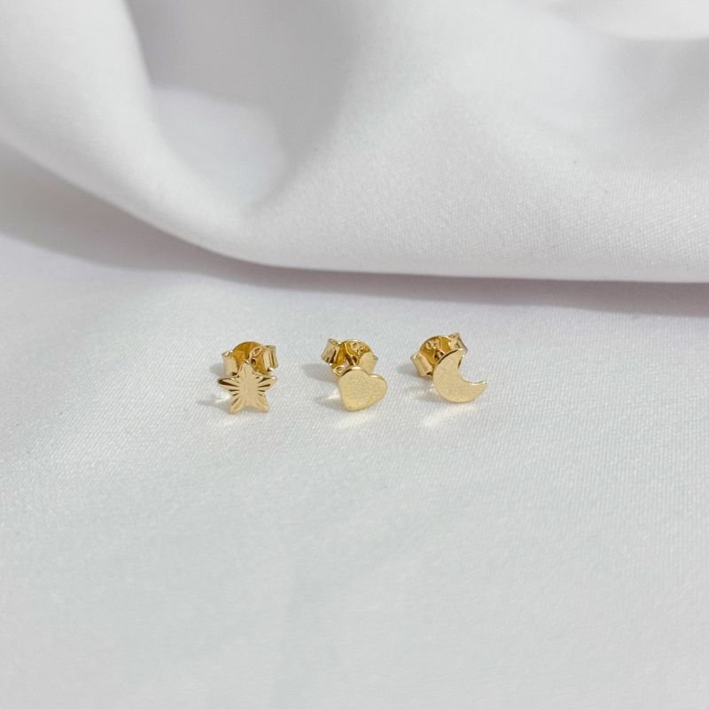 BRINCO TRIO CORACAO, LUA E ESTRELA EM OURO 18K