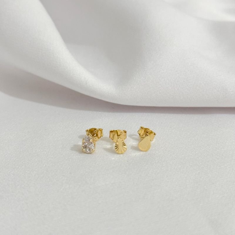 BRINCO TRIO GOTINHA ZIRCONIA, LISA E DIAMANTADA EM OURO 18K