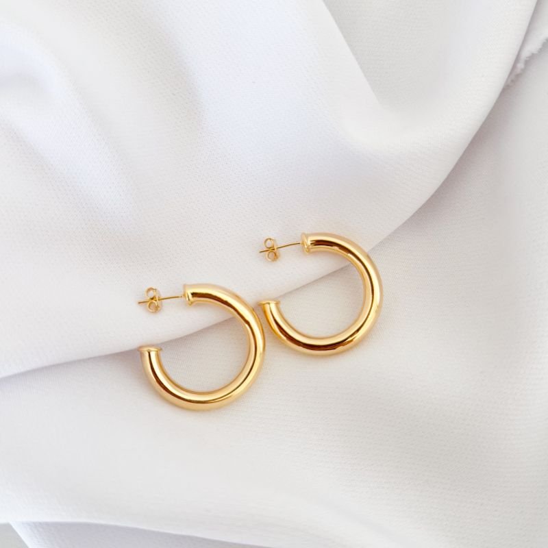 BRINCO TUBO 30MM COM 5 DE ESPESSURA EM OURO 18K