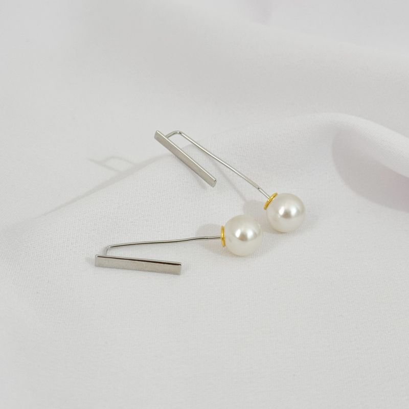 BRINCOS PALITO COM PEROLA EM RÓDIO BRANCO