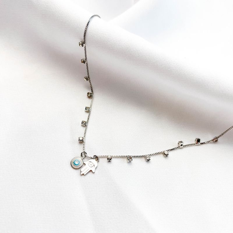 CHOCKER COM PONTOS DE LUZ E OLHO GREGO_MÃO DE FÁTIMA EM RÓDIO BRANCO