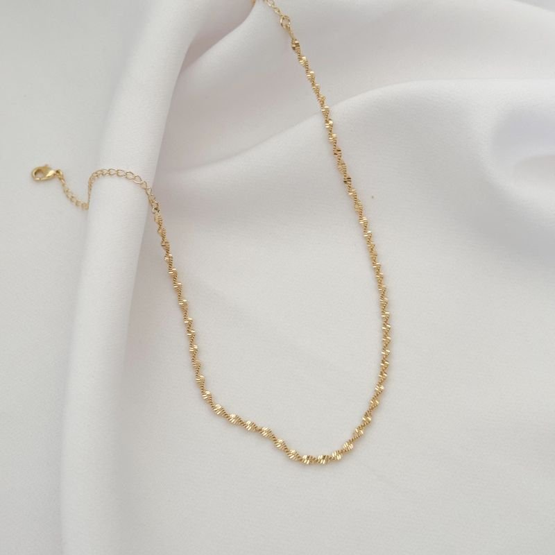 CHOCKER CORRENTE DIAMANTADA TORCIDA EM OURO 18K