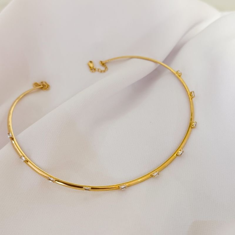 CHOCKER MEIA CANA BAGUETES ZIRCONIAS EM OURO 18K
