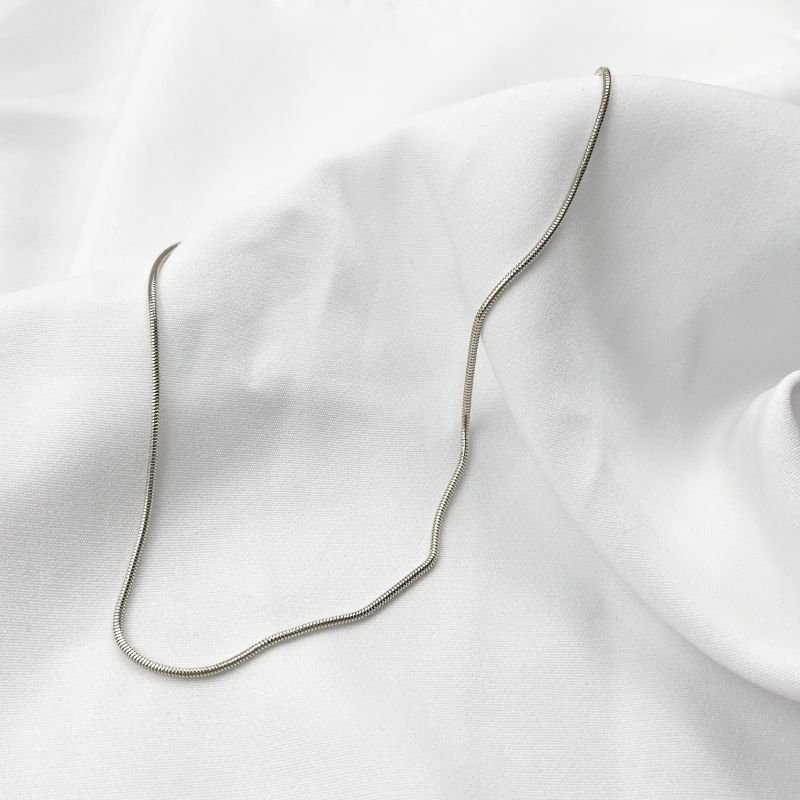 CHOCKER RABO DE RATO 38CM EM RÓDIO BRANCO