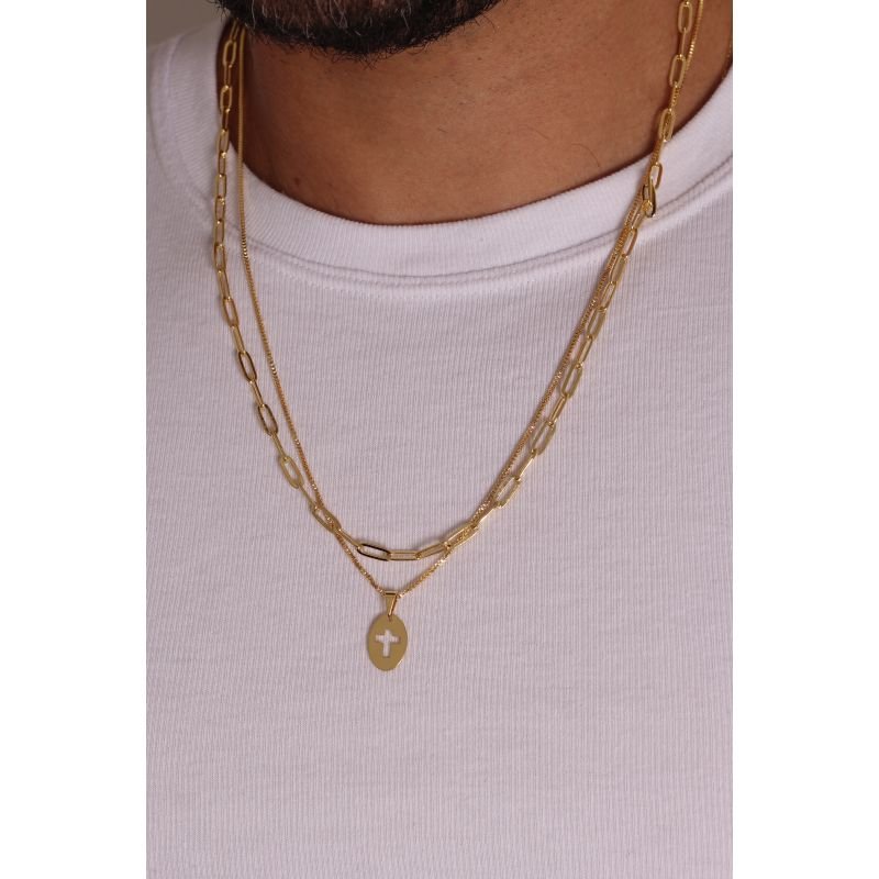 COLAR 60CM COM PINGENTE OVAL CRUZ VAZADO EM OURO 18K