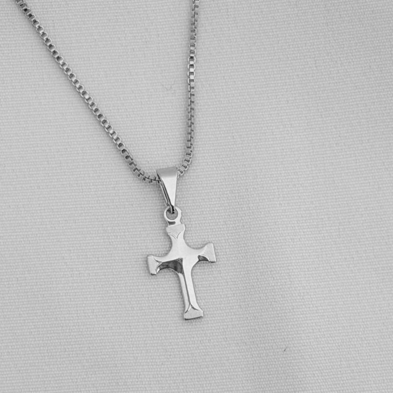 COLAR 60CM VENEZIANA 1,2MM COM CRUZ FACETADA EM RÓDIO BRANCO