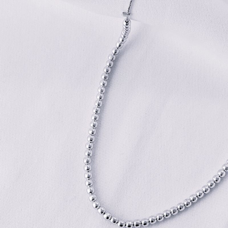 COLAR BOLINHAS DE METAL 45CM + 5CM EXTNSOR EM RÓDIO BRANCO