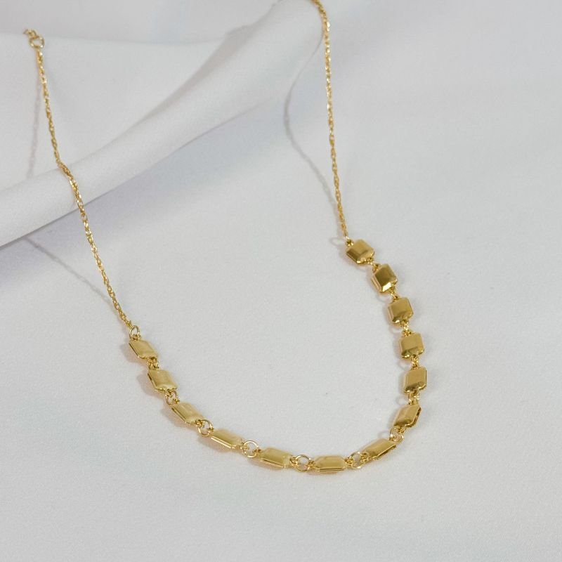 COLAR COM RETANGULOS LISOS EM OURO 18K