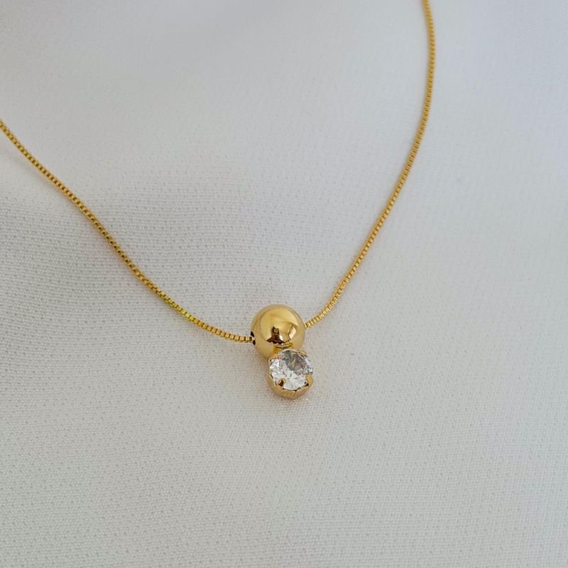 COLAR COM ZIRCONIAS E BOLA DE METAL 40CM+10CM EM OURO 18K