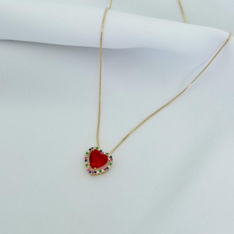 COLAR CORACAO 10MM BORDA COLORIDA GALERIA EM OURO 18K