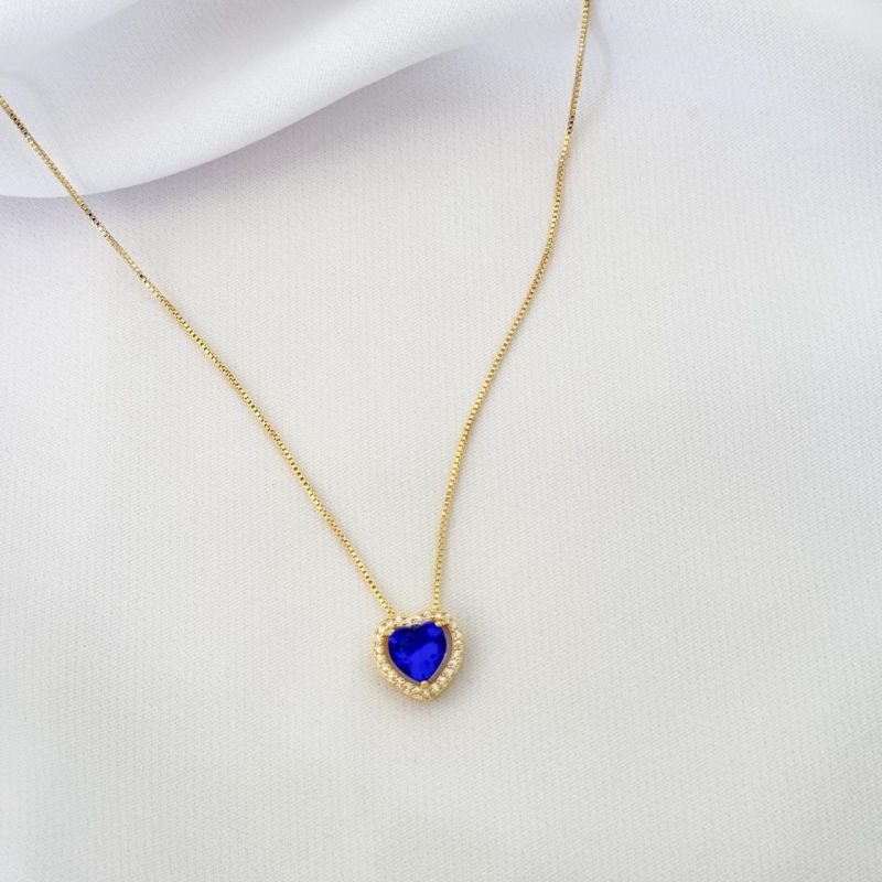 COLAR CORACAO 10MM BORDA CRAVEJADA EM OURO 18K