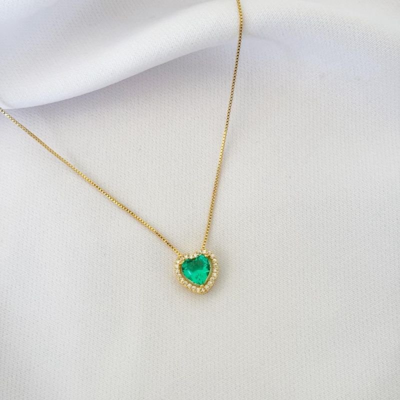 COLAR CORAÇÃO 10MM BORDA CRAVEJADA EM OURO 18K