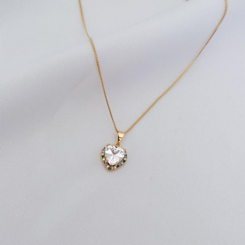 COLAR CORACAO DE 10MM BORDA COLORIDA EM OURO 18K