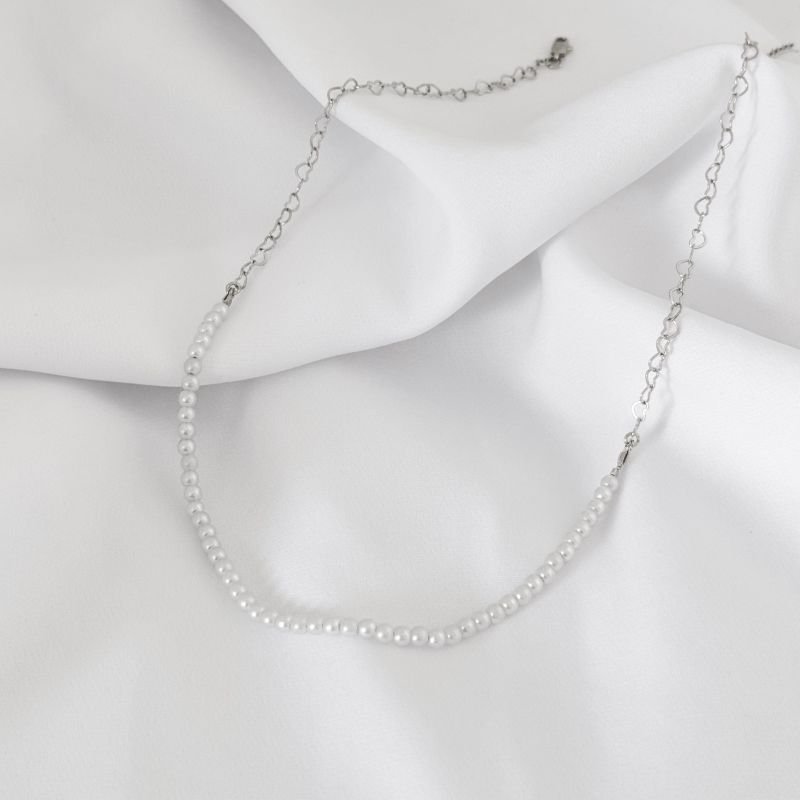 COLAR CORRENTE CORAÇÃO COM PEROLAS EM RÓDIO BRANCO
